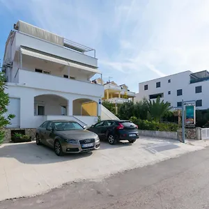 By The Sea Mandre, Pag - 4093 Kolan